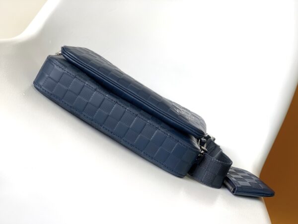 Louis Vuitton Men’s TRIO Messenger Bag – Dark Blue 35012 - Image 3