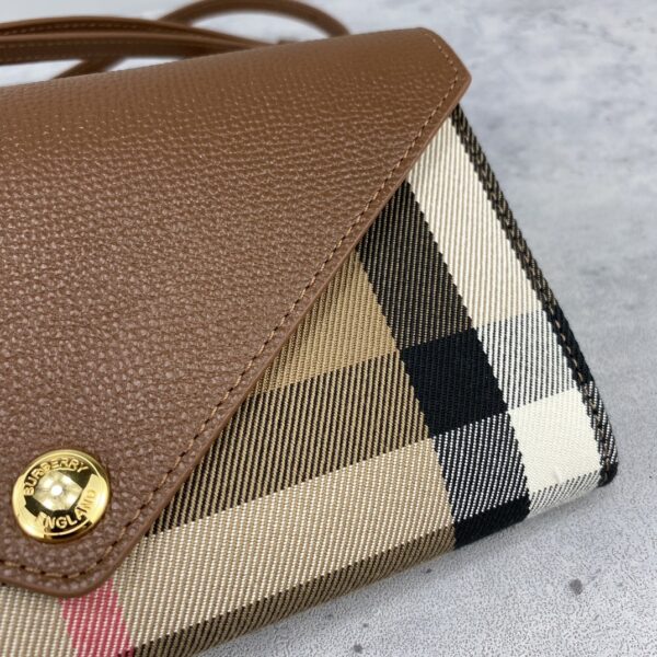 Burberry Small Macken Crossbody Bag 95376 - Image 3