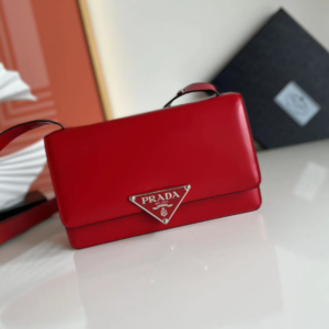 Prada Retro and High-End Bag - Red 20528