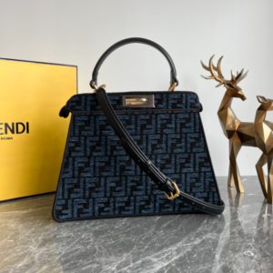 Fendi Peekaboo's Handbag - Black 93143