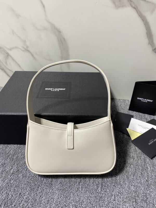 YSL’s New Spring and Summer Show Armpit Bag - White (Golden) 40810 - Image 5