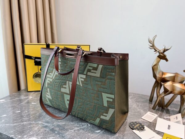Fendi Logo Tote Bag - Army Green 82073 - Image 4