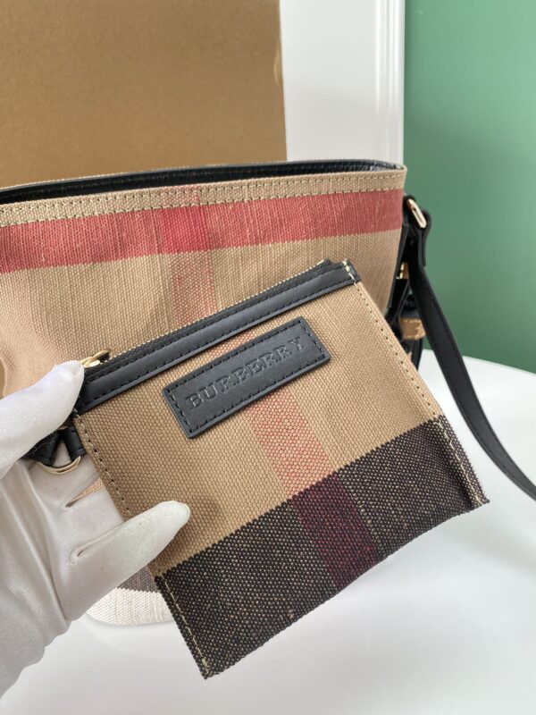Burberry Ashby Metal Buckle Handbag - Black 13483 - Image 5