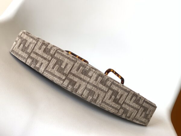 Fendi O'Lock Swing Handbag - Cream 42876 - Image 2