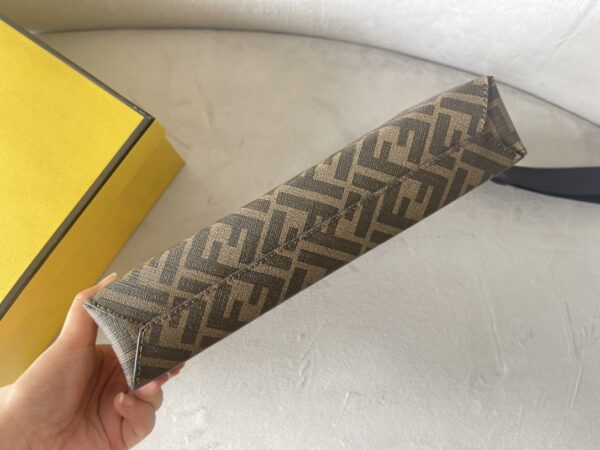 Fendi Roma Print Clutch Bag - Brown 68203 - Image 3