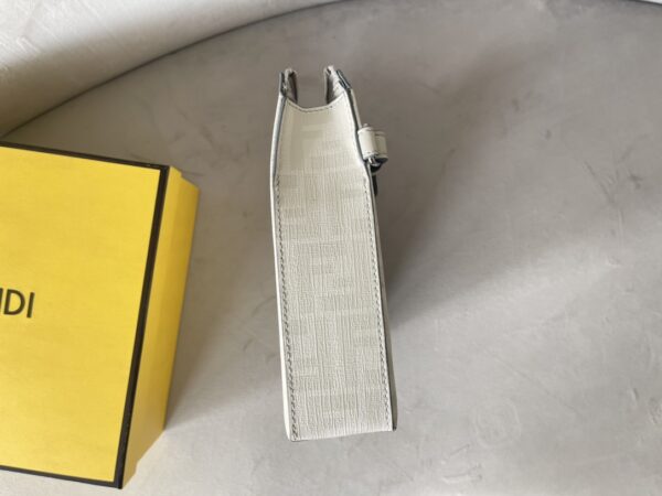 Fendi Roma Print Clutch Bag - White 22629 - Image 5