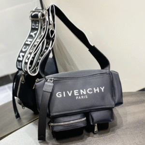 Givenchy Zipper Opening Crossbody Bag - Black 48776