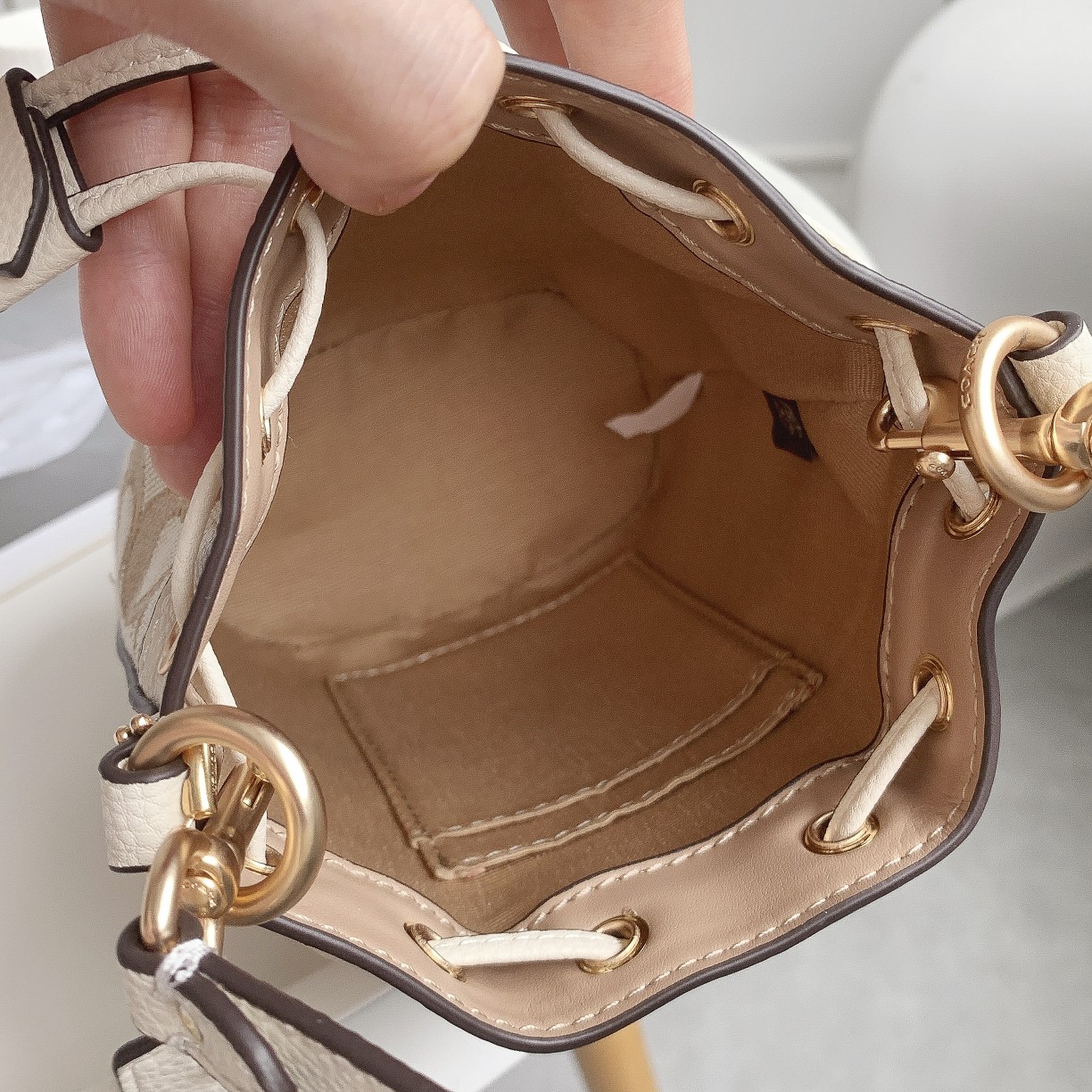 Coach Mini Macaron Color Bucket Bag - White 97433 - Image 2