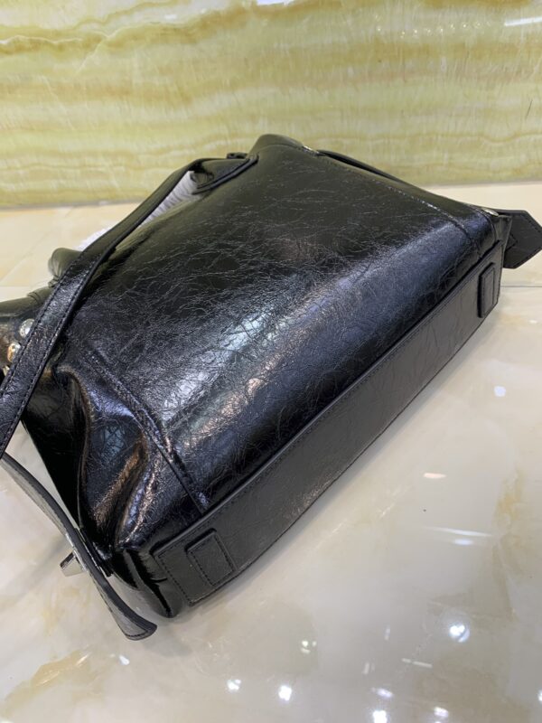 Givenchy Hua Dan Antigona Handbag - Black 22525 - Image 5