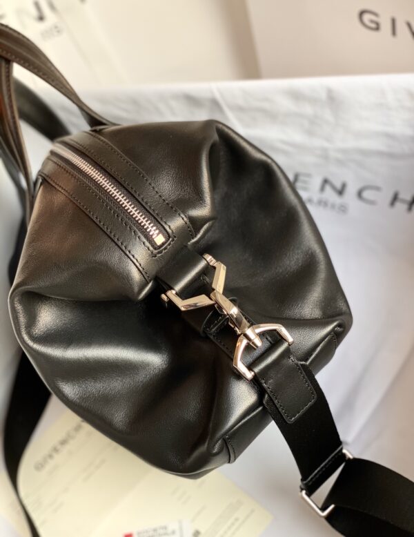 Givenchy Nightingale Calfskin Handbag - Green 42874 - Image 4
