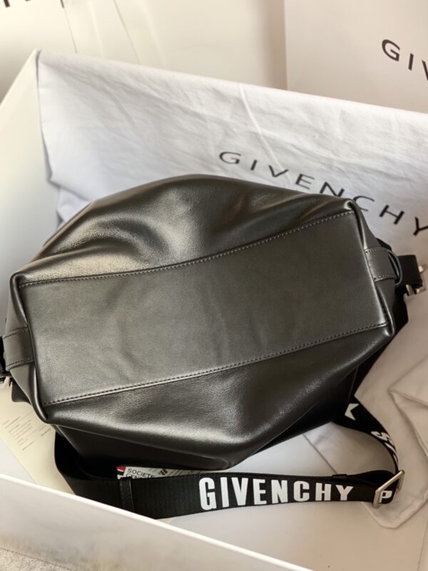 Givenchy Nightingale Calfskin Handbag - Green 42874 - Image 3