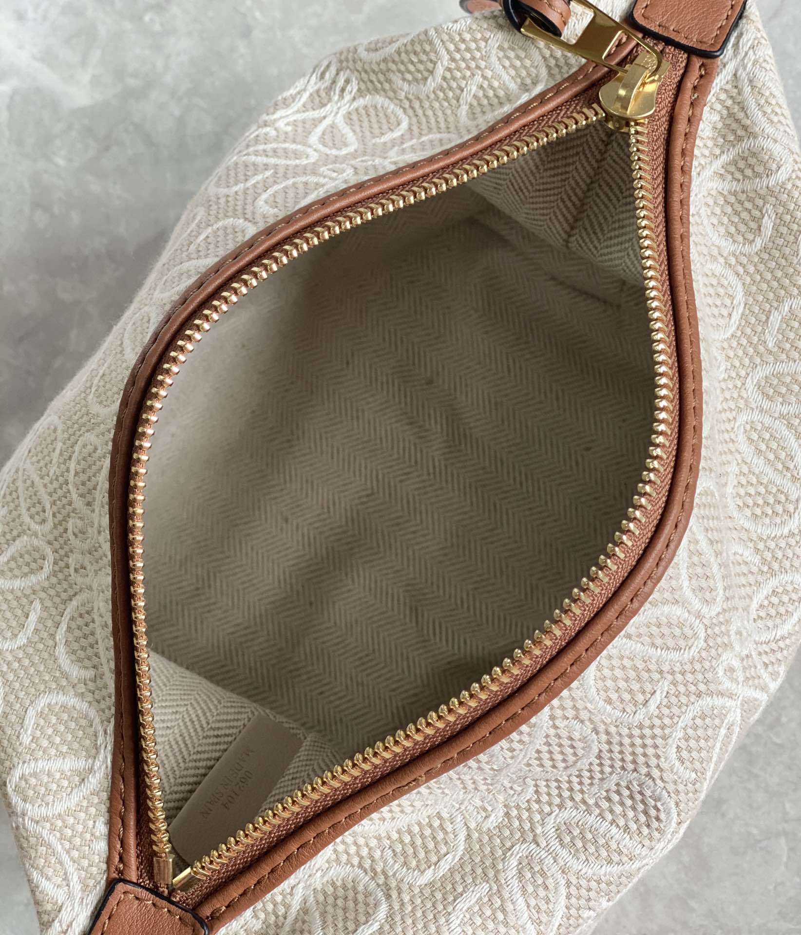 Celine Cubi Embroidered Lunch Small Bag - White 67132 - Image 5