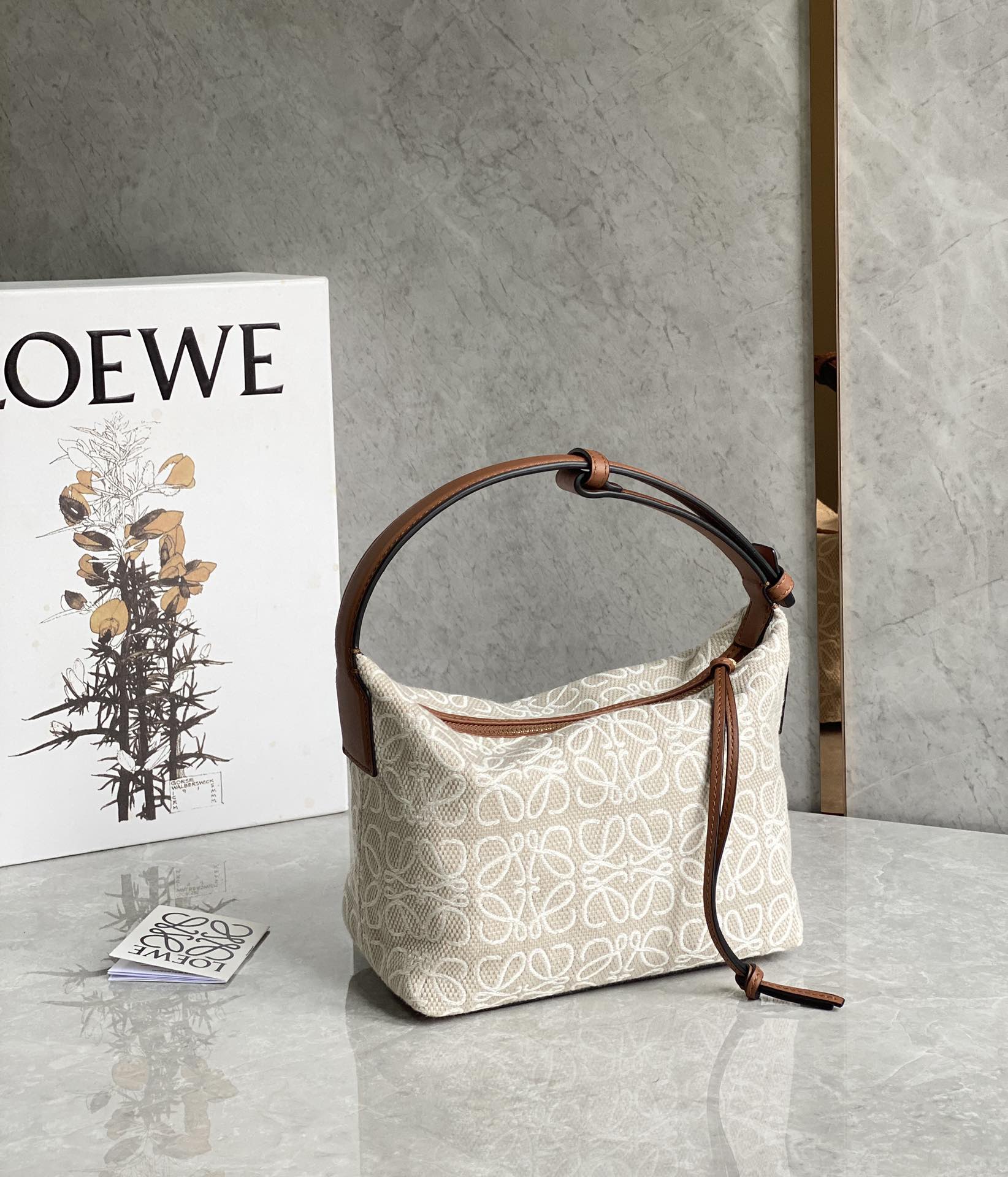 Celine Cubi Embroidered Lunch Small Bag - White 67132 - Image 4