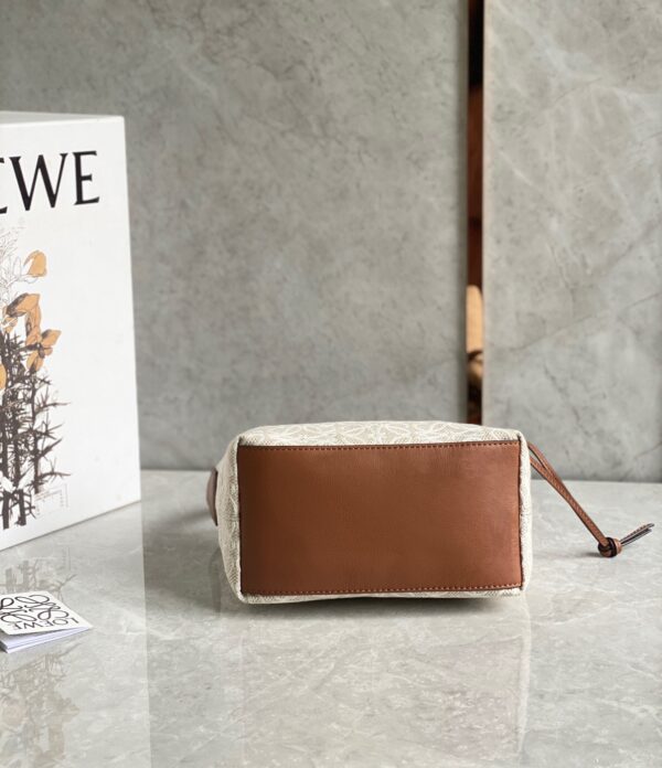Celine Cubi Embroidered Lunch Small Bag - White 67132 - Image 3