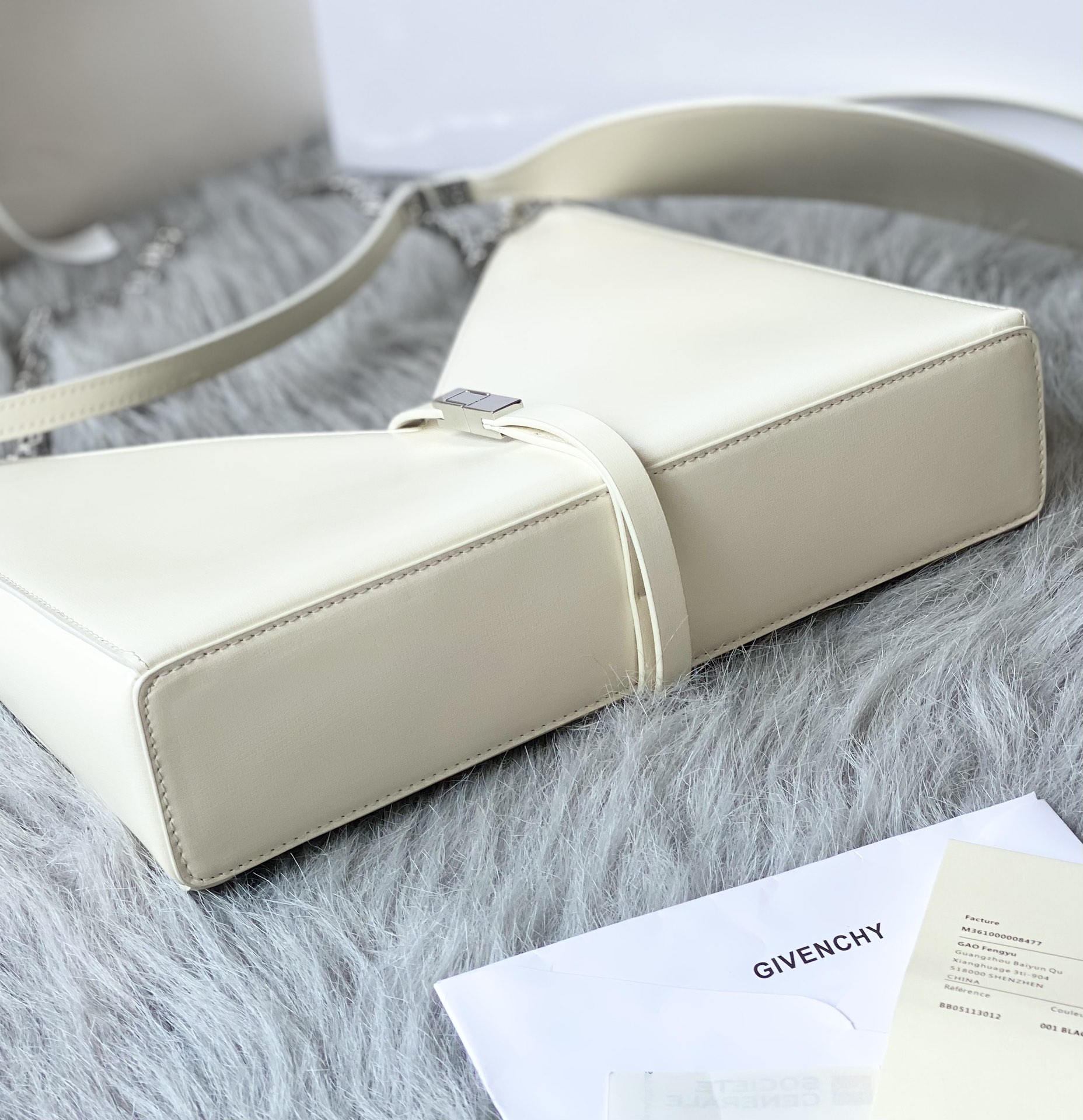 Givenchy V-shaped Cut Out Small Handbag - White 48624 - Image 3
