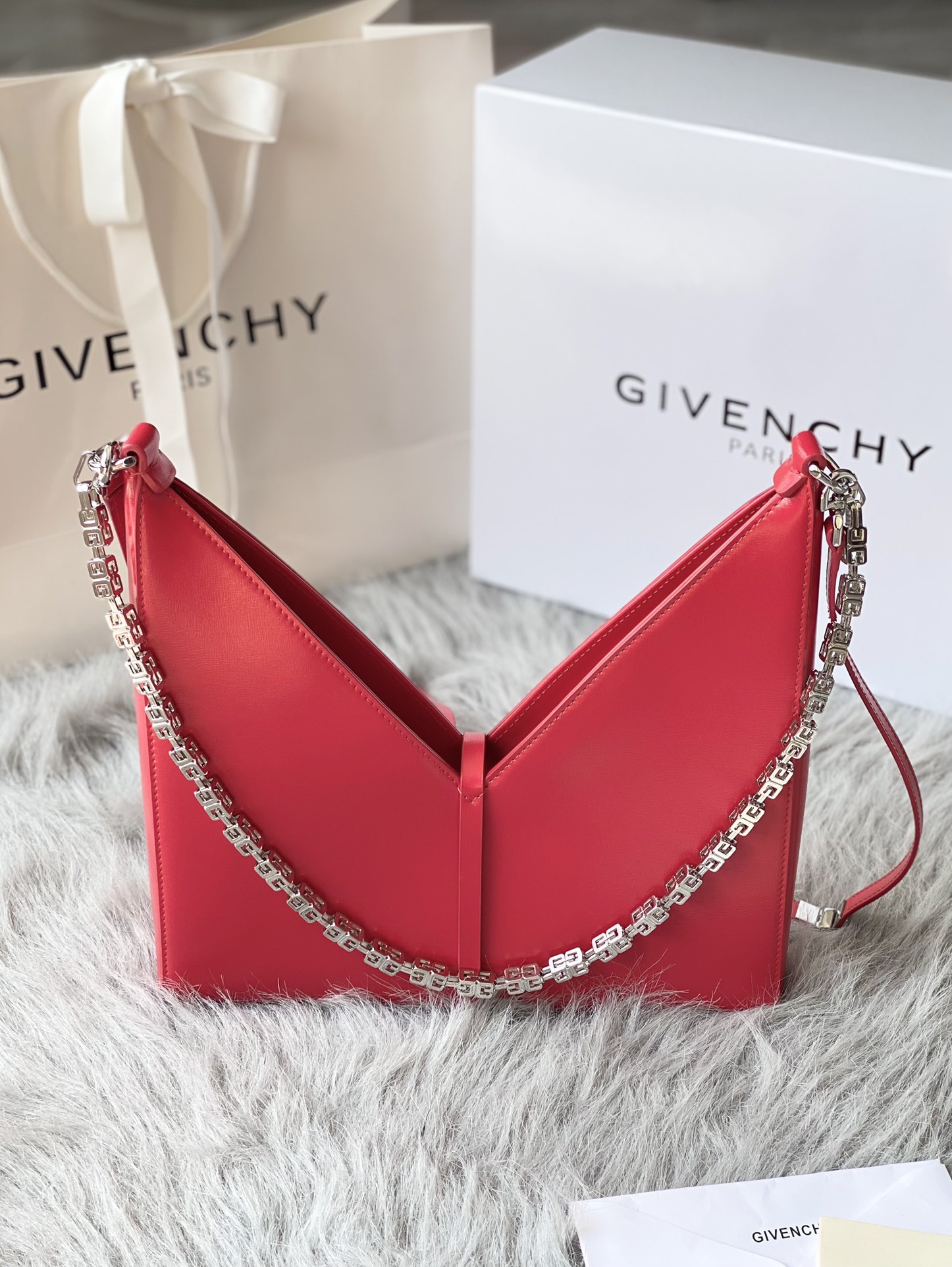 Givenchy V-shaped Cut Out Small Handbag - Red 39057 - Image 5