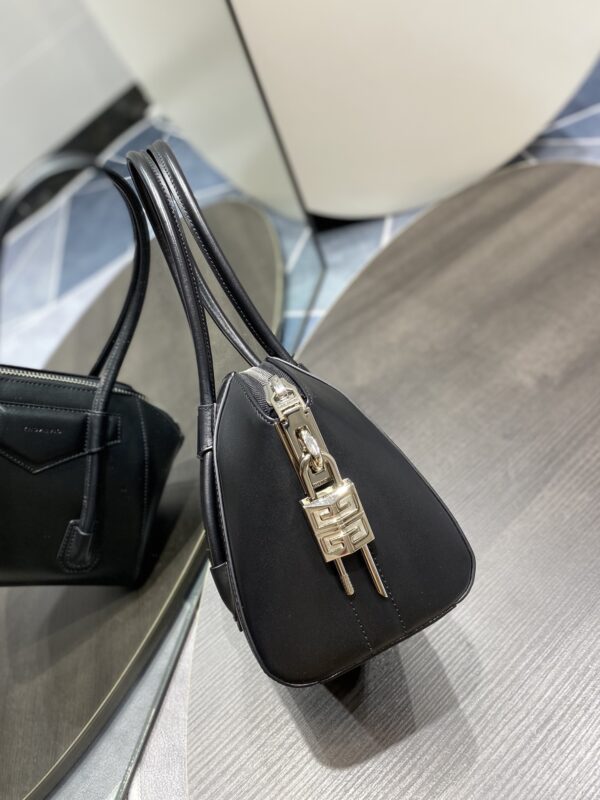 Givenchy Antigona Handbag - Black 77843 - Image 5