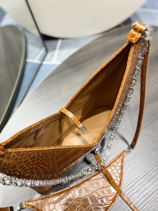 Givenchy Cut-out Chain Small Handbag - Orange 76042 - Image 2