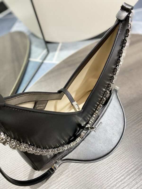 Givenchy Cut-out Chain Small Handbag - Black 67501 - Image 2