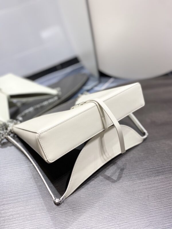 Givenchy Cut-out Chain Small Handbag - White 40166 - Image 3