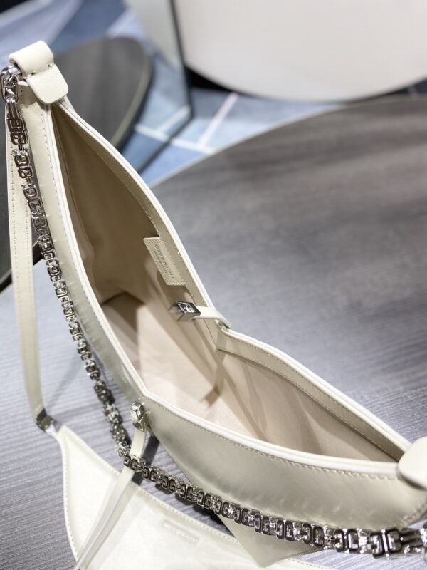 Givenchy Cut-out Chain Small Handbag - White 40166 - Image 2