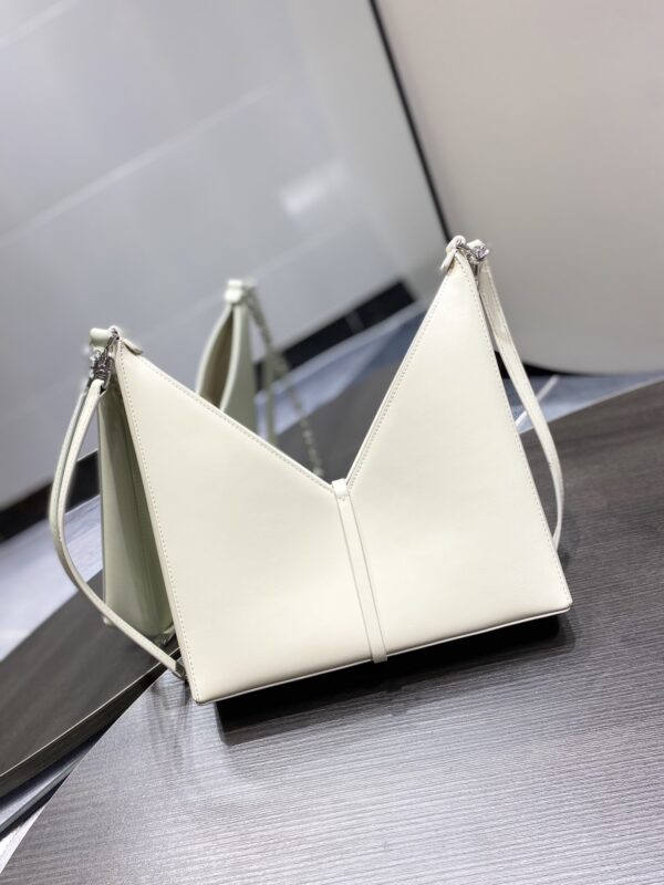 Givenchy Cut-out Chain Small Handbag - White 40166 - Image 4