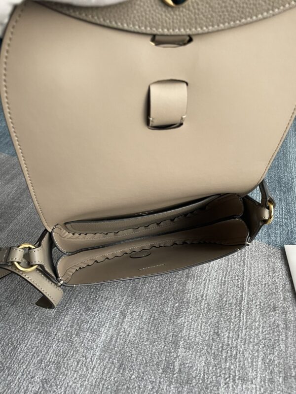 Chloe Darryl Elegant Light Gray Saddle Bag 91646 - Image 2