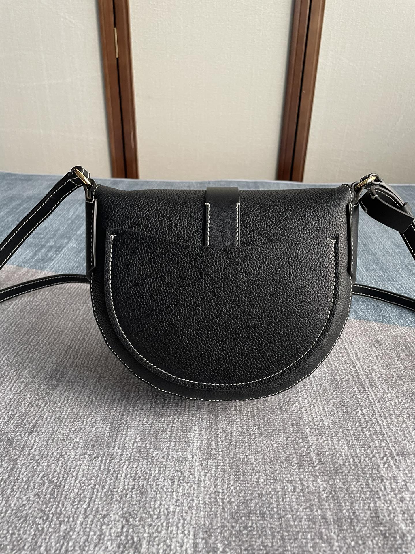 Chloe Darryl Extreme Dark Saddle Bag - Black 29501 - Image 5