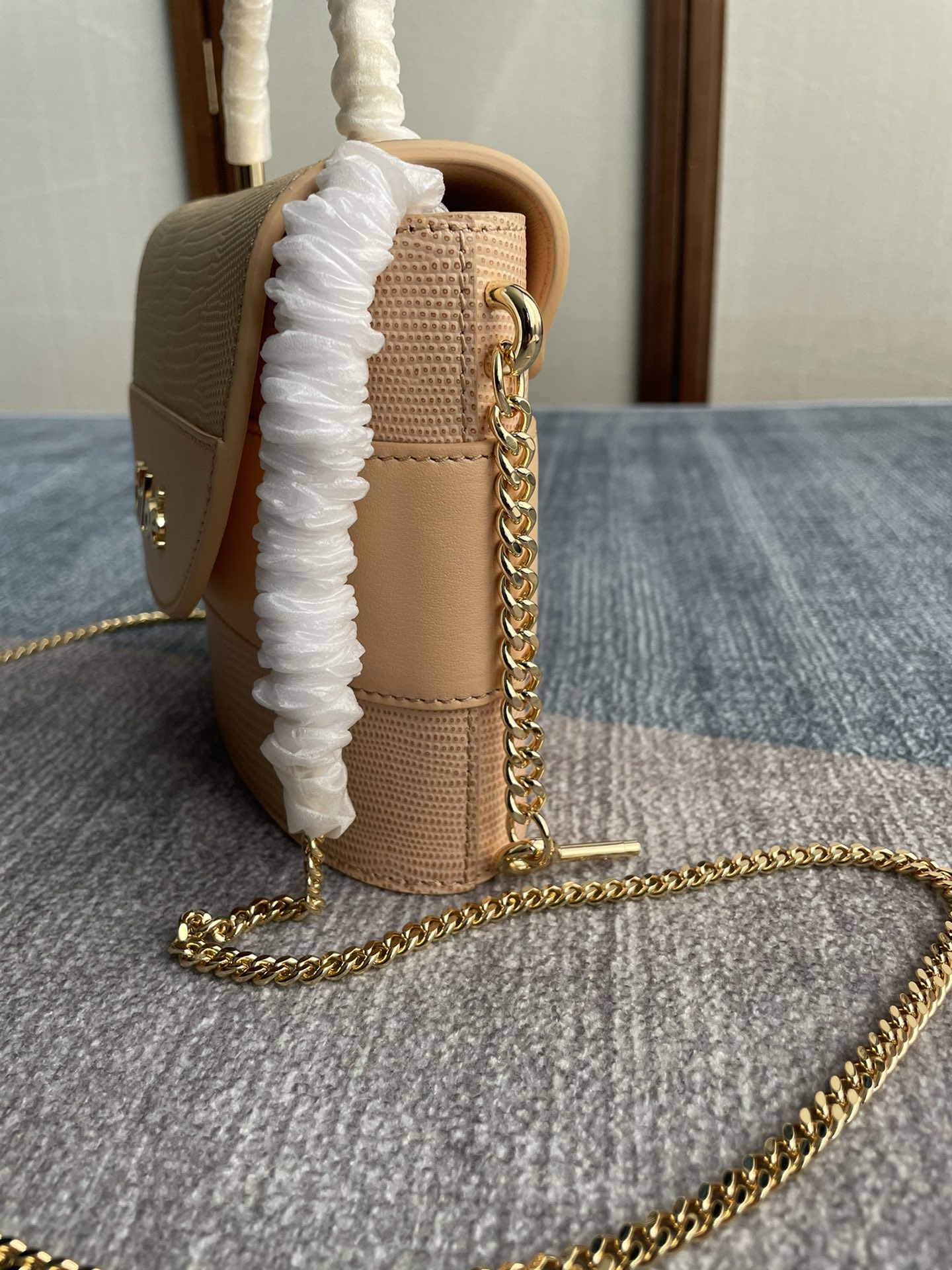 Chloe Small Aby Lock Crocodile Handbag - Cream 44752 - Image 4