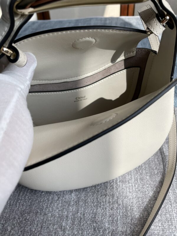 Chloe Kiss Series Handbag - White 40320 - Image 2