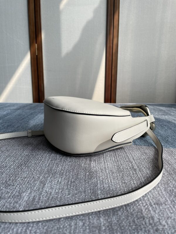 Chloe Kiss Series Handbag - White 40320 - Image 4