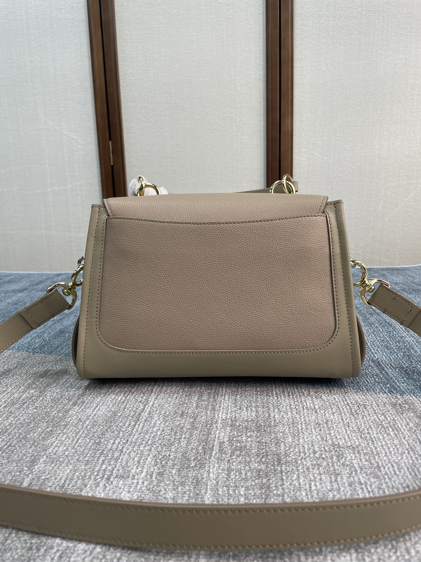 Chloe Tess Day Large Handbag - Elephant Gray 96101 - Image 4