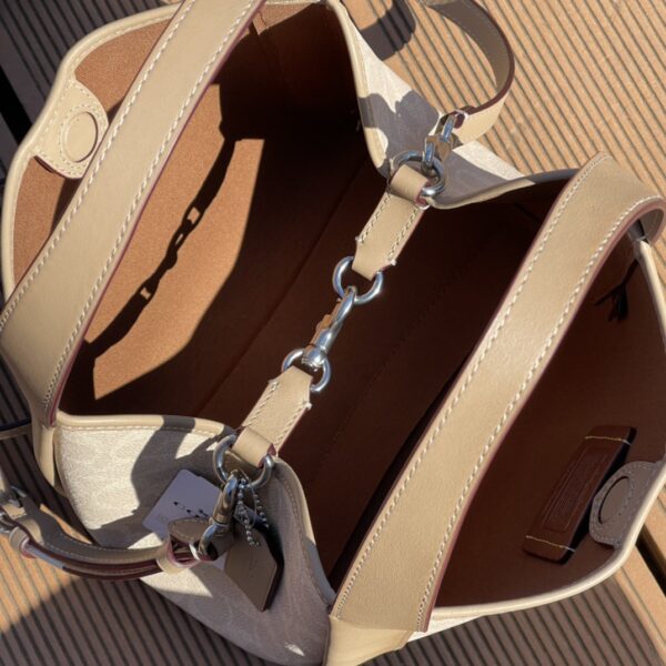 Coach C Family Vegetable Basket Small Handbag - Cream 50209 - Image 4