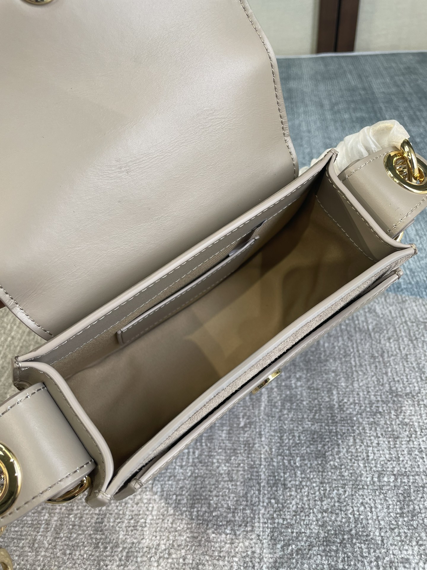 Chloe Tess Saddle Crossbody HandBag - Gray 36267 - Image 2