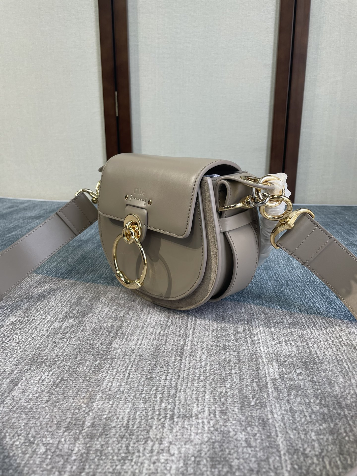 Chloe Tess Saddle Crossbody HandBag - Gray 36267 - Image 5