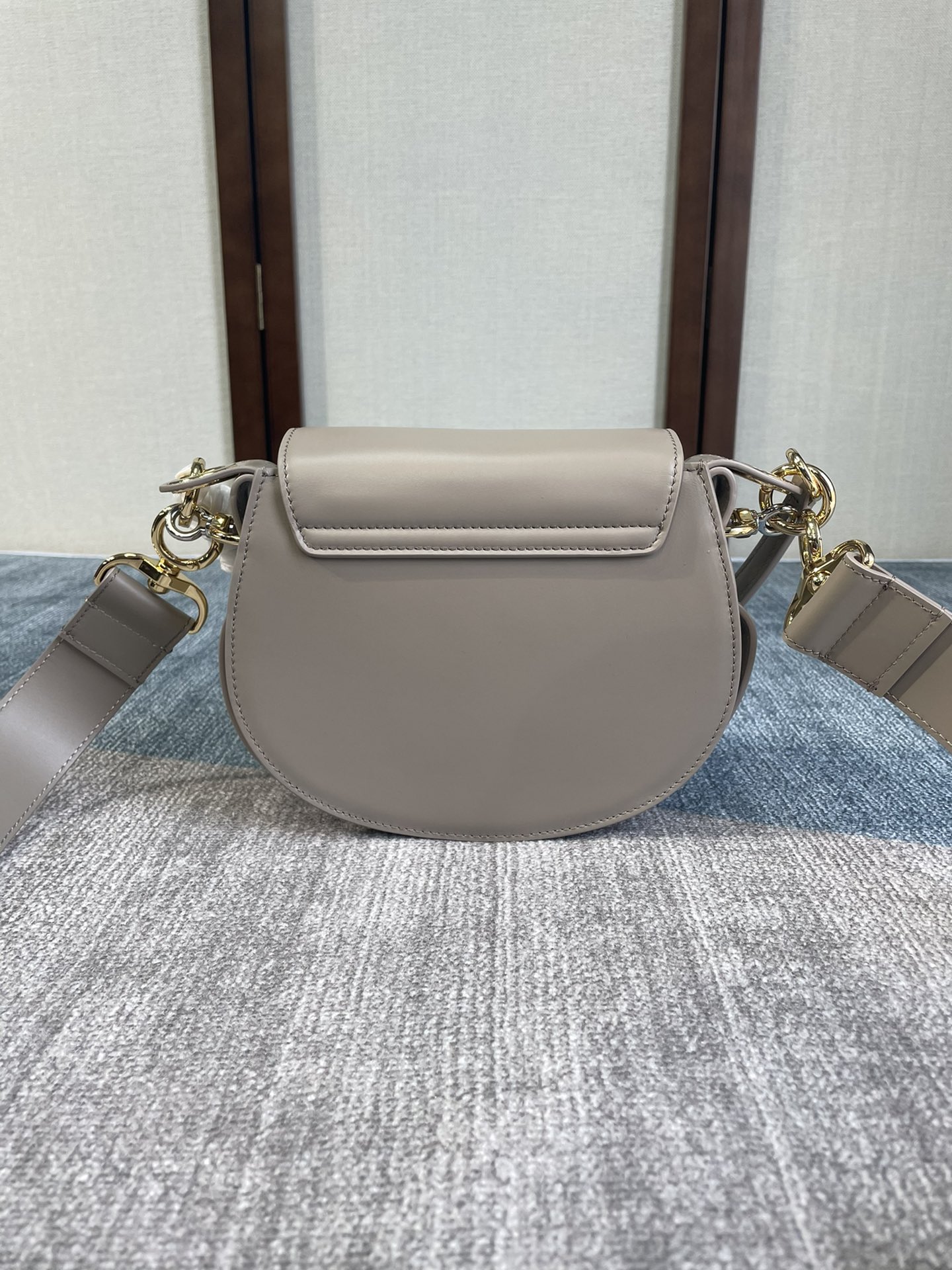Chloe Tess Saddle Crossbody HandBag - Gray 36267 - Image 4