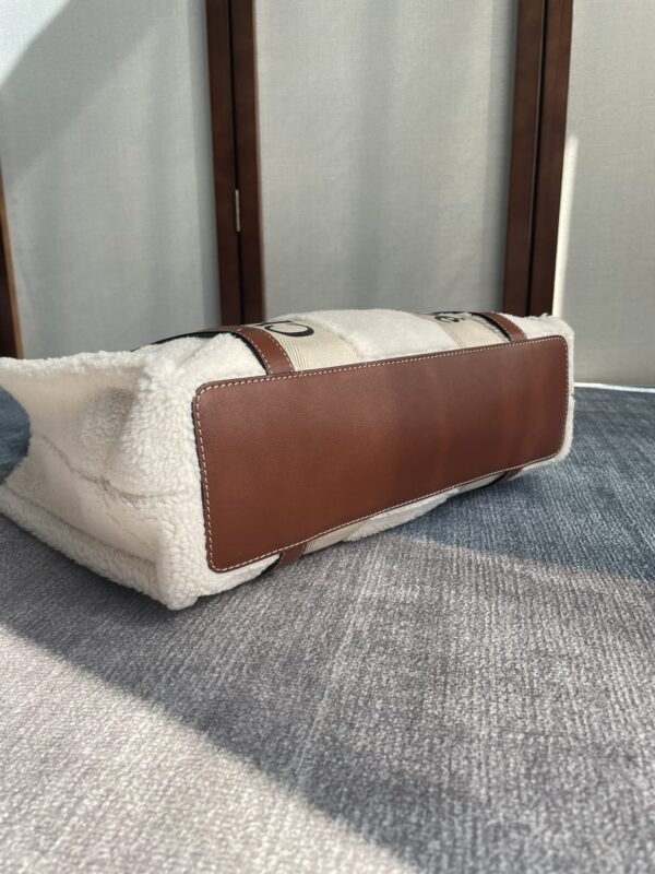 Chloe Lamb Wool Woody Large Tote Bag - Brown 55245 - Image 4