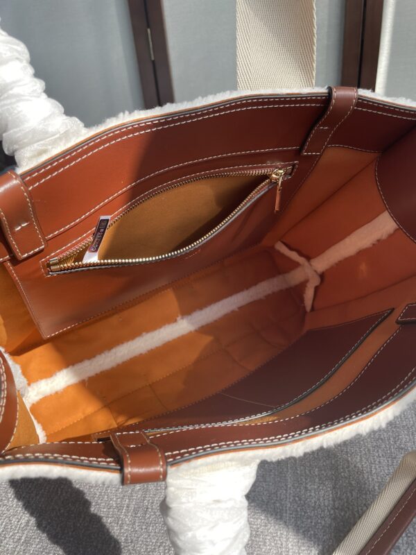 Chloe Lamb Wool Woody Large Tote Bag - Brown 55245 - Image 5