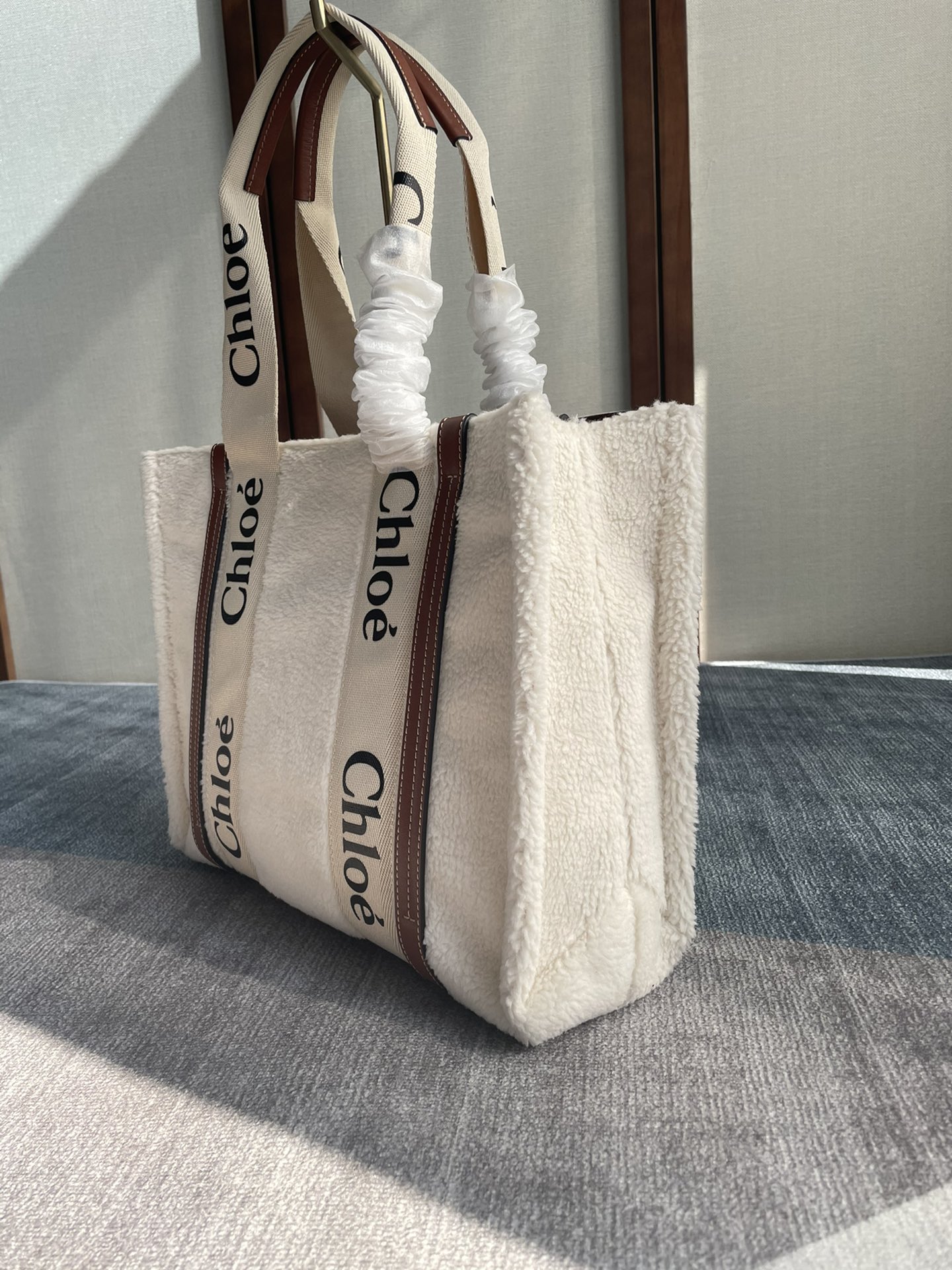 Chloe Lamb Wool Woody Medium Tote Bag - Brown 42028 - Image 5