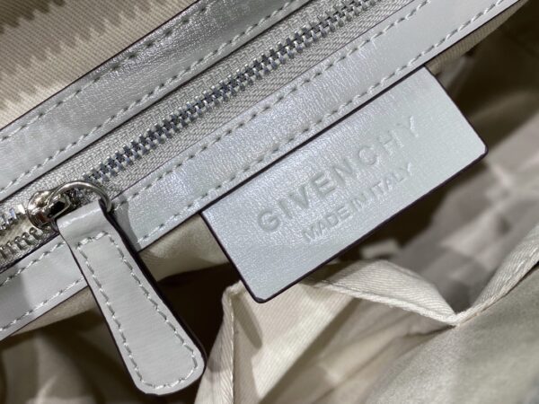 Givenchy Classic Antigona Motorcycle Large Bag - White 87267 - Image 2