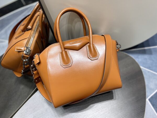 Givenchy Classic Antigona Motorcycle Large Bag - Orange 81919 - Image 2