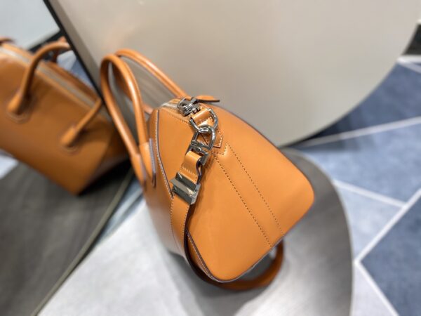Givenchy Classic Antigona Motorcycle Large Bag - Orange 81919 - Image 3