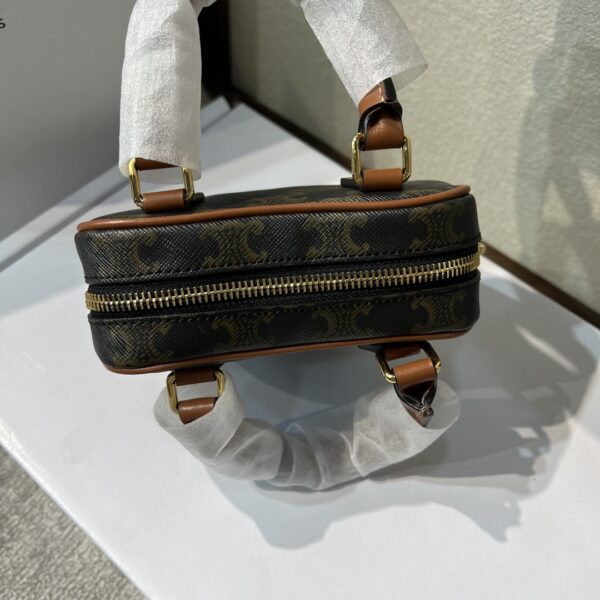 Celine New Year Capsule Series Heart-Shaped Handbag - Black 29275 - Image 3