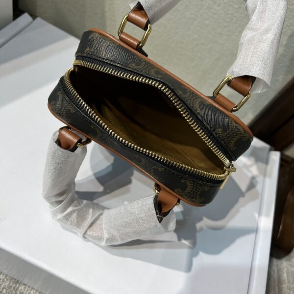 Celine New Year Capsule Series Heart-Shaped Handbag - Black 29275 - Image 2
