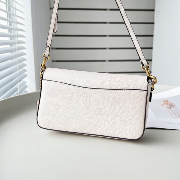 Coach One-shoulder Cross-body Letter Envelope Women's Bag - White 86823 - Image 5