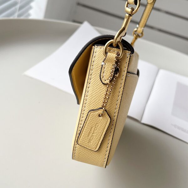 Coach One-shoulder Cross-body Letter Envelope Women's Bag - Cream 35991 - Image 4