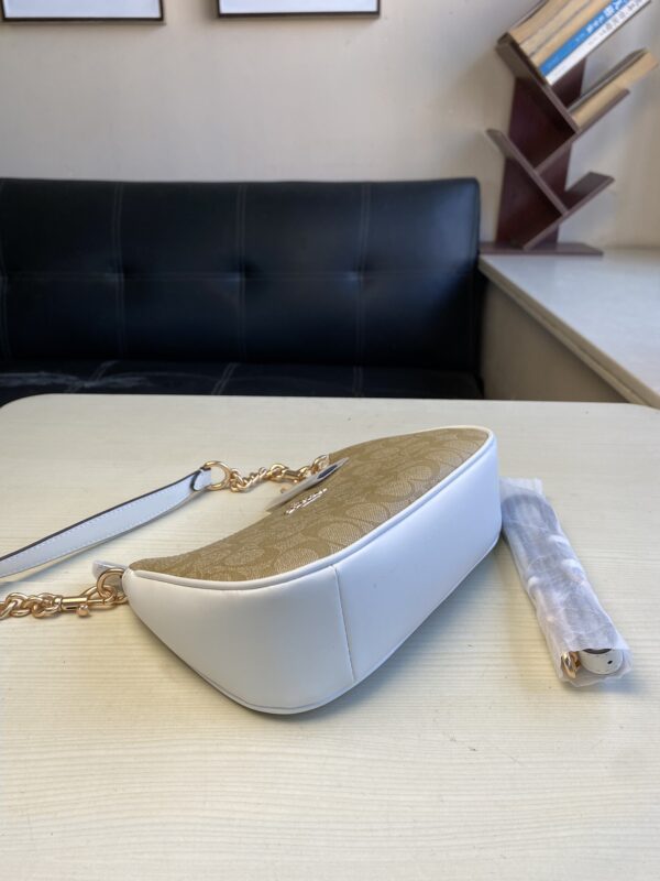 Coach Teri Armpit Bag - White 56133 - Image 4