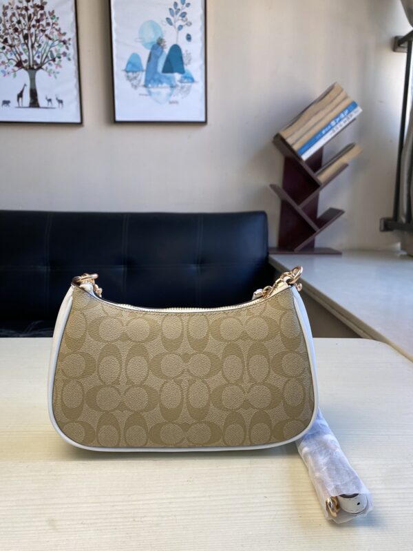 Coach Teri Armpit Bag - White 56133 - Image 5