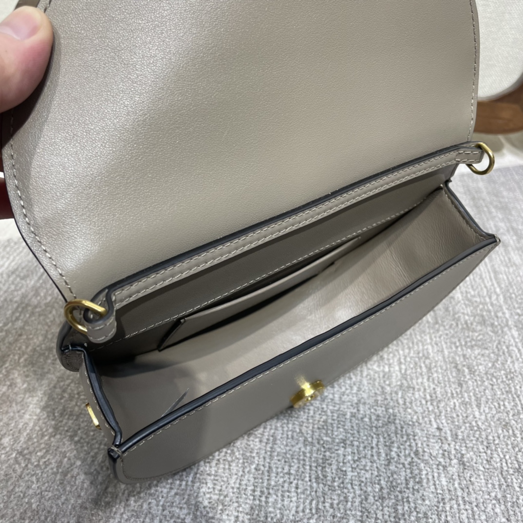 Chloe Nile Catwalk Style Handbag - Elephant Gray 46708 - Image 2