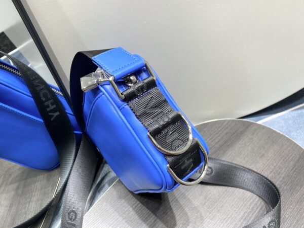 Givenchy G-essentials Camera Bag - Blue 53411 - Image 5